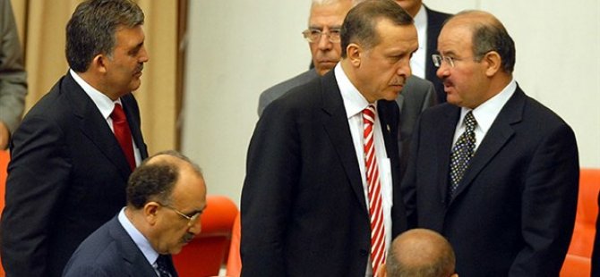 AK PARTİ'DE İSTİFA DALGALARI  SÜRÜYOR