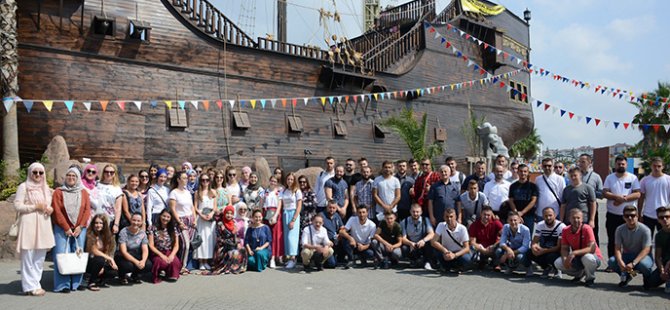 TUZLA BOSNA HERSEK'TEN GELEN 100 ÖĞRENCİYİ AĞIRLADI