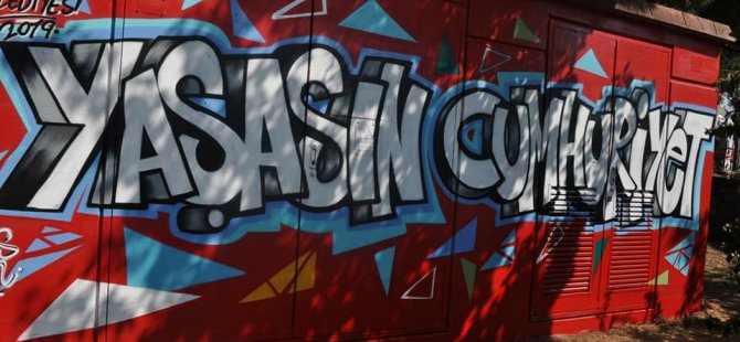 YAŞASIN CUMHURİYET GRAFFITİLERİ KARTALA RENK KATTI
