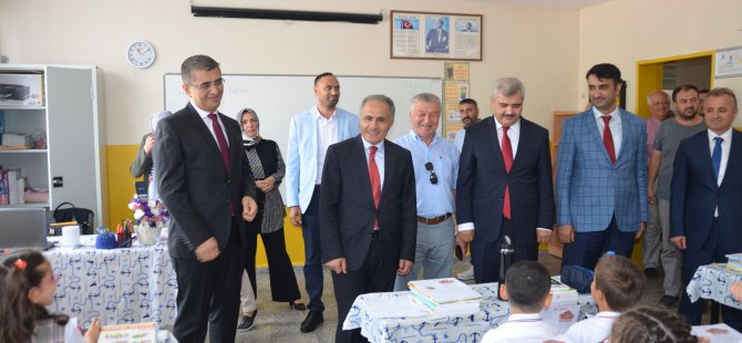 PENDİK KAYMAKAMI İLHAN ÜNSAL MİNİK YÜREKLERİN HEYECANINA ORTAK OLDU