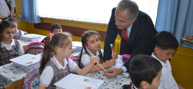 PENDİK KAYMAKAMI İLHAN ÜNSAL MİNİK YÜREKLERİN HEYECANINA ORTAK OLDU