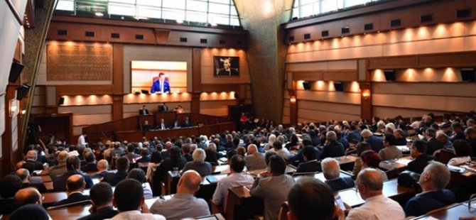 İBB MECLİSİ'NDE AK PARTİ ÇIKIŞI: GEZİCİLERİ İBB'YE ATADINIZ