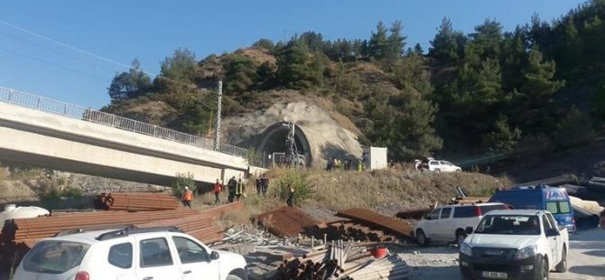 BİLECİK'TE TREN KAZASI; 2 MAKİNST HAYATIINI KAYBETTİ