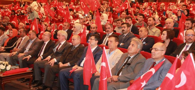ŞEHİT VE GAZİ AİLELERİ MADALYA TÖRENİNDE BİR ARAYA GELDİ