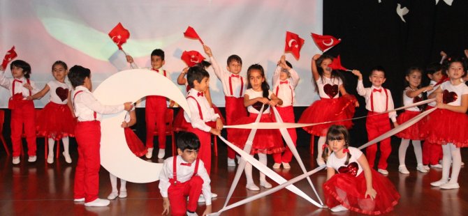 KREŞLİ MİNİKLER CUMHURİYET BAYRAMINI COŞKUYLA KUTLADI