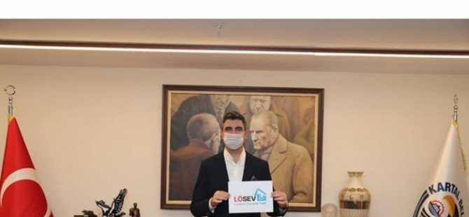 BAŞKAN GÖKHAN YÜKSEL MASKE TAKARAK LÖSEMİYE DİKKAT ÇEKTİ