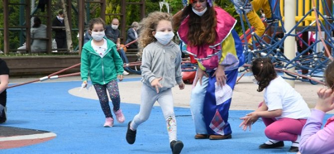 PENDİK'TE ÇOCUKLARIN PARK MUTLULUĞU;ETRAFA NEŞE SAÇTILAR