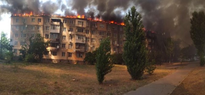 UKRAYNA'DA KARISIYLA TARTIŞAN ADAM 5 KATLI BİNAYI  KÜLE ÇEVİRDİ