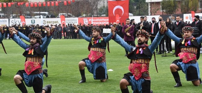 PENDİK'TE CUMHURİYET BAYRAMI COŞKUSU SOKAKLARA TAŞTI