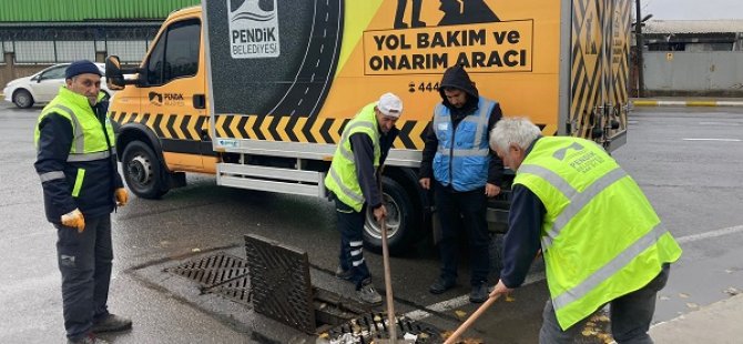 PENDİK BELEDİYESİ SU TAŞKINLARINA KARŞI MAZGAL TEMİZLEME ÇALIŞMALARINI BAŞLATTI