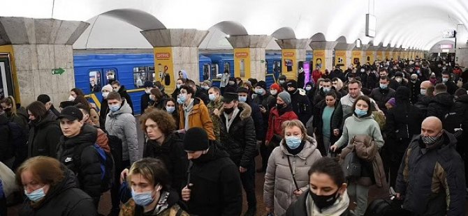 UKRAYNA'DA HALKA METROLARA İNİN ÇAĞRISI