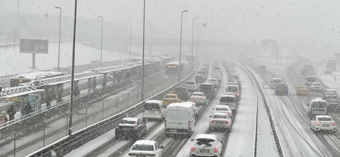 İSTANBUL KARA TESLİM; OTOGARLARDA OTOBÜS ÇIKIŞLARI DURDURULDU