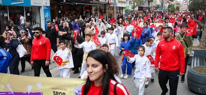 ÜMRANİYE'DE 19 MAYIS GENÇLİK VE SPOR BAYRAMI COŞKUYLA KUTLANDI