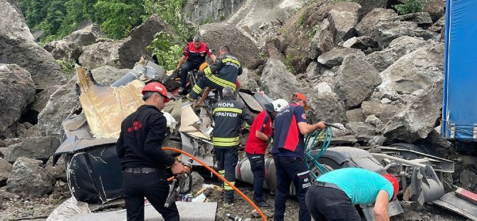 ARTVİN'DE MEYDANA GELEN HEYELANDA 1 VATANDAŞ HAYATINI KAYBETTİ