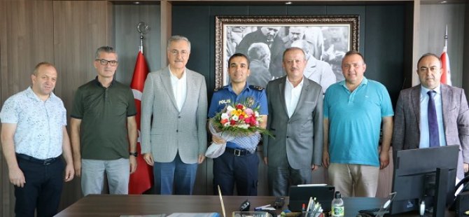 KARTAL AK PARTİ İLÇE BAŞKANI'NDAN  EMNİYET MÜDÜRLÜĞÜ'NE TEŞEKKÜR ZİYARETİ