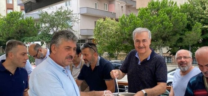 AK PARTİ KARTAL İLÇE BAŞKANLIĞI'NDAN KARTALLILARA AŞURE İKRAMI