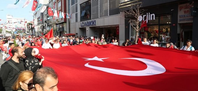 ÜMRANYE BELEDİYESİ 30 AĞUSTOS ZAFER BAYRAMI'NIN 100. YILINI FENER ALAYI İLE KUTLADI