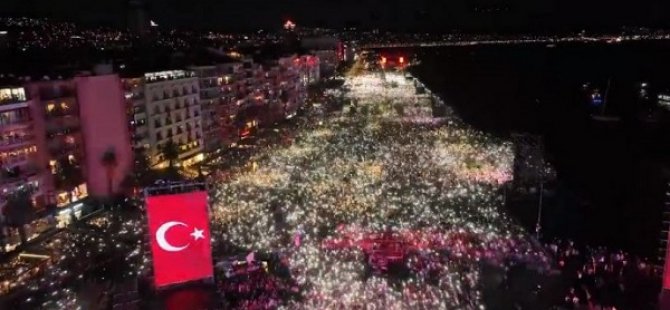 İZMİR'İN KURTULUŞUNUN 100. YIL DÖNÜMÜ TARKAN KONSERİYLE COŞKUYLA KUTLANIYOR