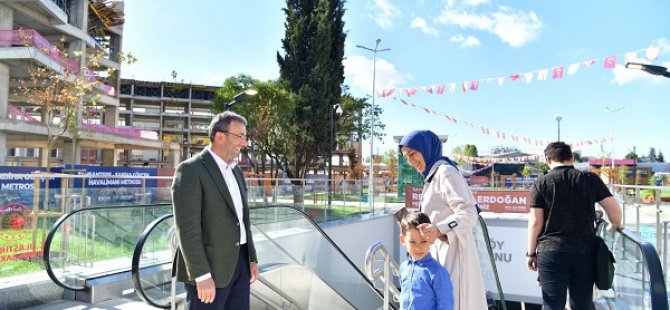 BAŞKAN AHMET CİN VATANDAŞLARIN  İLK METRO HATTI SEFER SEVİNÇLERİNE  ORTAK OLDU