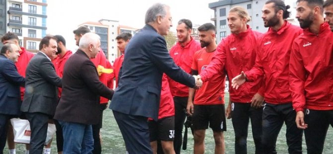 AK PARTİ İLÇE BAŞKANI EBUBEKİR TAŞYÜREK’TEN BULVAR SPOR’A SÜRPRİZ ZİYARET