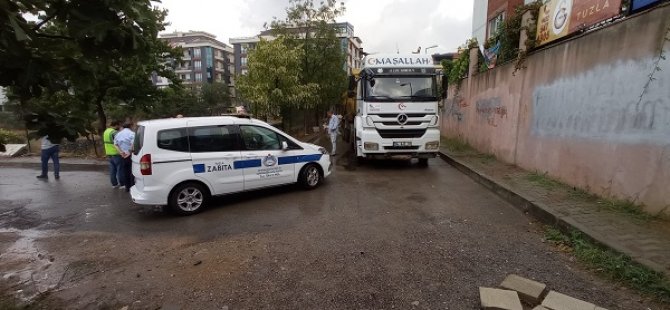 TUZLA BELEDİYESİ ZABITA EKİPLERİNDEN KAÇAK DÖKÜME SUÇÜSTÜ