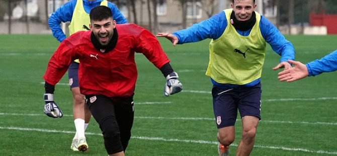 PENDİKPSOR ÇAYKUR RİZESPOR KARŞILAŞMASINA HAZIRLANIYOR