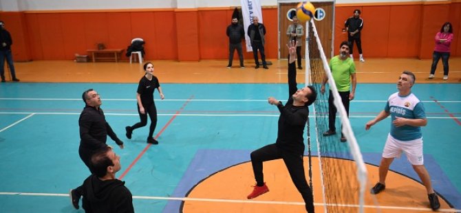 TUZLA’DA BİRLİK VE BERABERLİĞİ ARTIRACAK VOLEYBOL LİGİ BAŞLADI