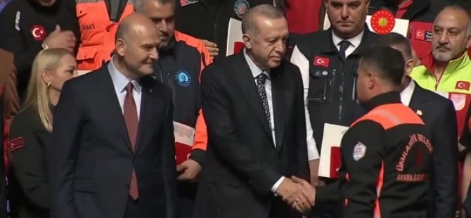 CUMHURBAŞKANI ERDOĞAN’DAN ÜMRANİYE BELEDİYESİ SİVİL SAVUNMA ARAMA KURTARMA EKİBİ’NE DEVLET ÜSTÜN FEDAKÂRLIK MADALYASI