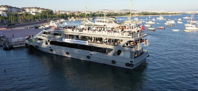 TUZLA BELEDİYESİ, İSTANBULLULARA MEHTAP TURLARI İLE DENİZ KEYFİ YAŞATIYOR