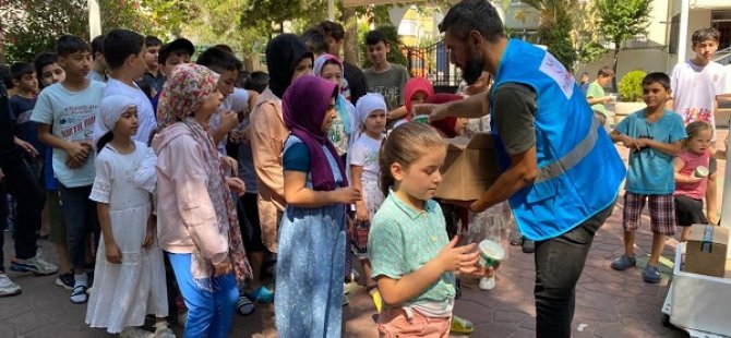 PENDİK BELEDİYESİ'NDEN KURAN KURSLARINA GİDEN ÇOCUKLARA DONDURMA İKRAMI