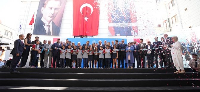 BAKAN TEKİN İLE BAŞKAN İSMET YILDIRIM ÜMRANİYE’DE ÜMRANİYE’DE YENİ BİR OKULUN AÇILIŞINI YAPTI