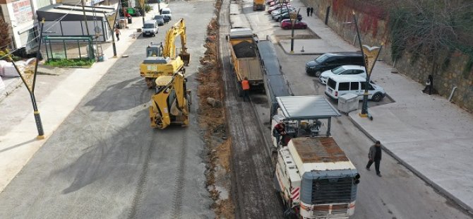 BELEDİYE EKİPLERİ MEVLANA CADDESİ'NDE ÇALIŞIYOR