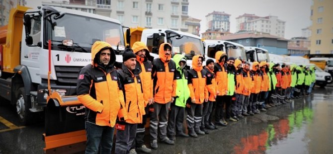 ÜMRANİYE BELEDİYESİ EKİPLERİ 15 NOKTADA KAR NÖBETİNDE