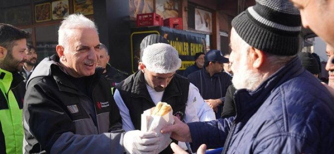 BAŞKAN İSMET YILDIRIM VATANDAŞLARA BALIK ZİYAFETİ YAŞATTI