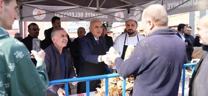 BAŞKAN YILDIRIM OTO SANAYİNİN EMEKTAR ESNAFINA BALIK EKMEK DAĞITTI