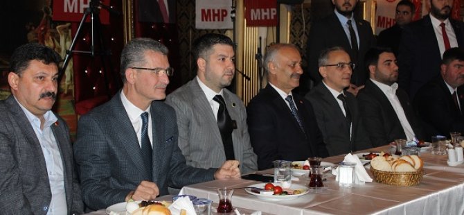 MHP KARTAL İLÇE BAŞKANLIĞI  KAHVALTI PROGRAMINDA ÜYELERİ İLE  BİR ARAYA GELDİ