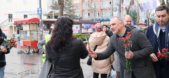 İYİ PARTİ PENDİK BELEDİYE BAŞKAN ADAYI SÜLEYMAN TURAN KADINLAR GÜNÜ'NÜ UNUTMADI