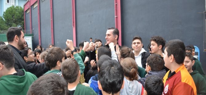 KAYMAKAM MEHMET YILDIZ PENDİK'TE OKUL ZİYARETLERİNİ SÜRDÜRÜYOR