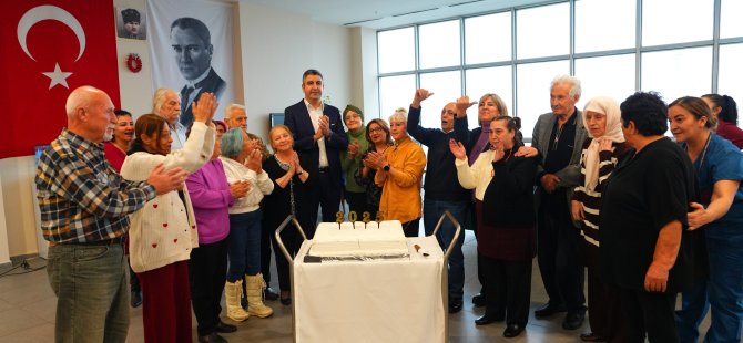 BAŞKAN GÖKHAN YÜKSEL'DEN HUZUREVİ SAKİNLERİNE YENİ YIL ZİYARETİ