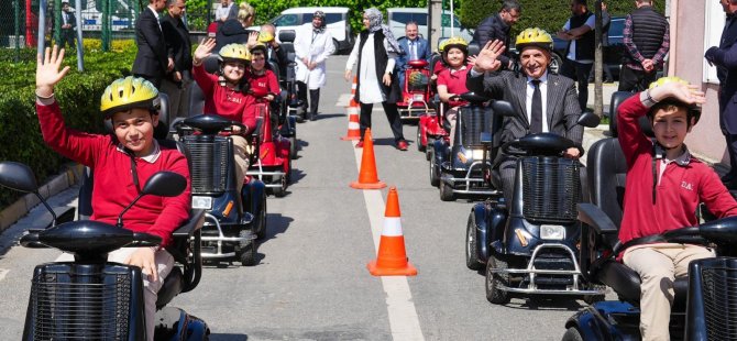 BAŞKAN YILDIRIM, GELECEĞİN SÜRÜCÜLERİYLE PARKURDA BULUŞTU