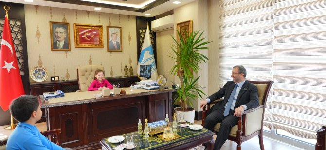 BAŞKAN AHMET CİN MAKAMINI ÇOCUKLARA DEVRETTİ