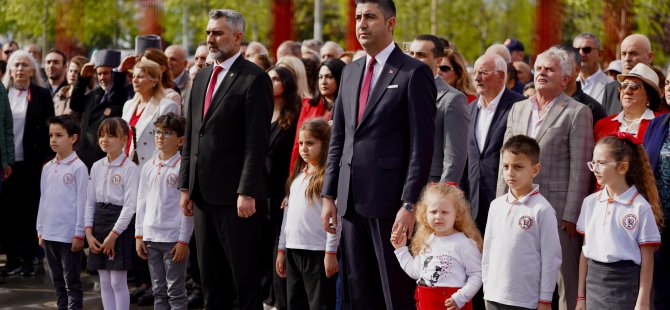 BAŞKAN GÖKHAN YÜKSEL ATATÜRK ANITI'NA ÇELENK SUNDU