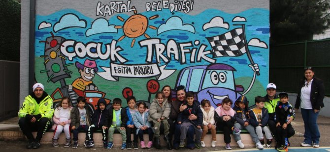KARTAL BELEDİYESİ'NDEN MİNİK ÖĞRENCİLERE TRAFİK HAFTASI'NDA ANLAMLI ETKİNLİK