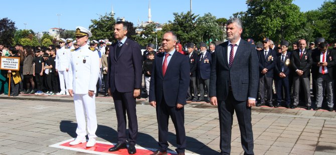 19 MAYIS ATATÜRK'Ü ANMA  GENÇLİK VE SPOR BAYRAMI PENDİK'TE ÇELENK SUNUMU İLE KUTLANDI