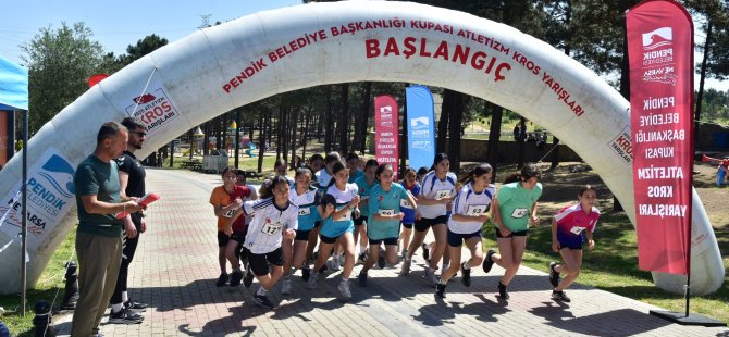PENDİK'TE NEFES KESEN KROS YARIŞLARI
