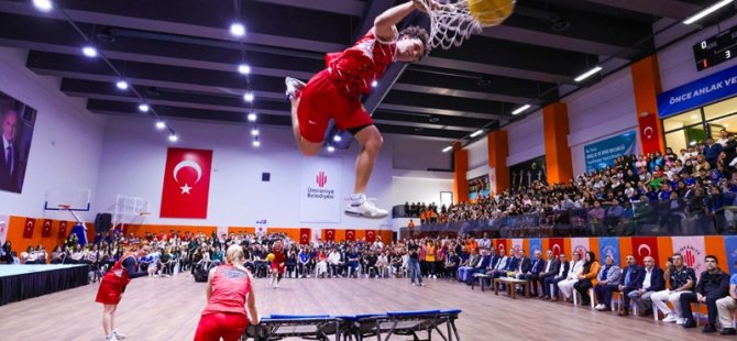 17. GELENEKSEL ÜMRANİYE SPOR OYUNLARI COŞKULU BİR TÖRENLE SONA ERDİ