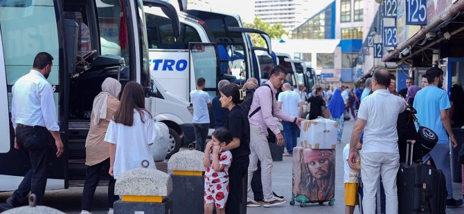 OTOGARLARDA KURBAN BAYRAMI YOĞUNLUĞU BİLETLER TÜKENDİ