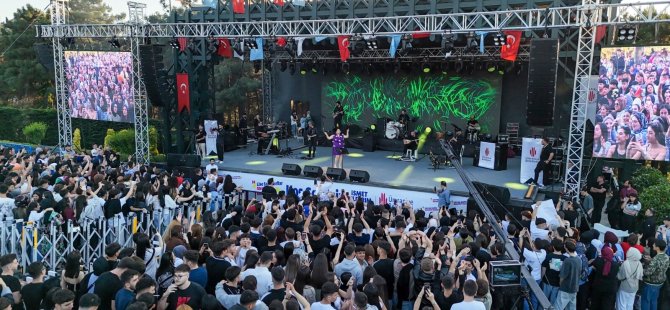 ÜMRANİYE BELEDİYESİ’NDEN GENÇLERE MEZUNİYET ARMAĞANI