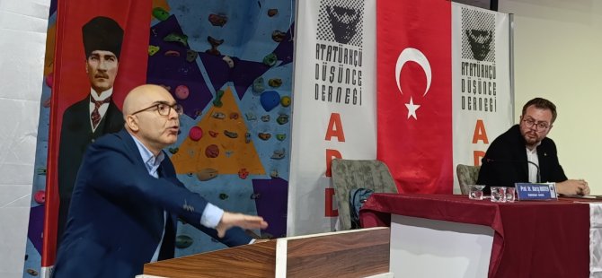 ADD KARTAL ŞUBESİ'NDEN ''ANAYASA DEĞİŞKLİĞİ GÜNDEMİ ÜZERİNE SÖYLEŞİLER''KONFERANSI