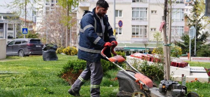 KARTAL'IN PARKLARINDA YAZ TEMİZLİĞİ DEVAM EDİYOR